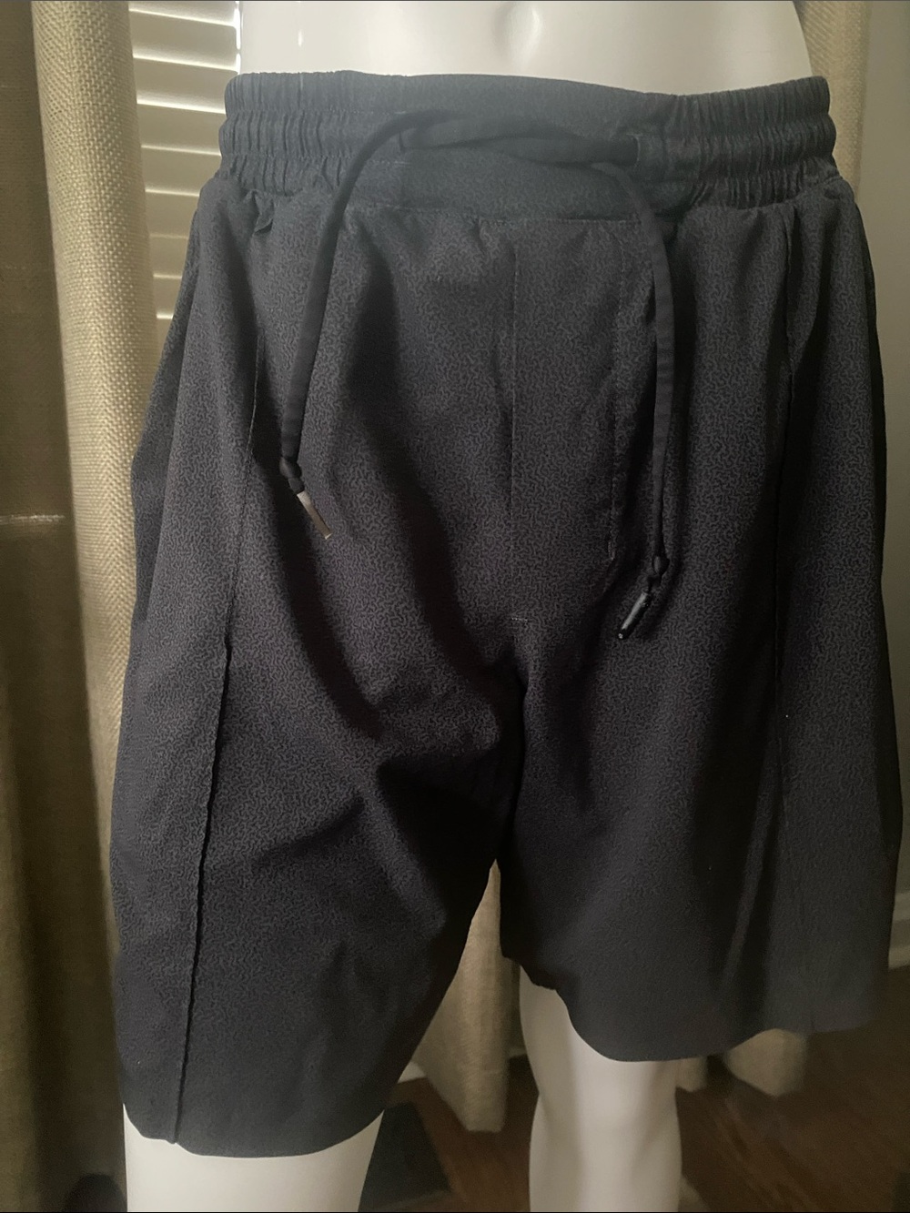Lululemon Shorts Size Medium EUC